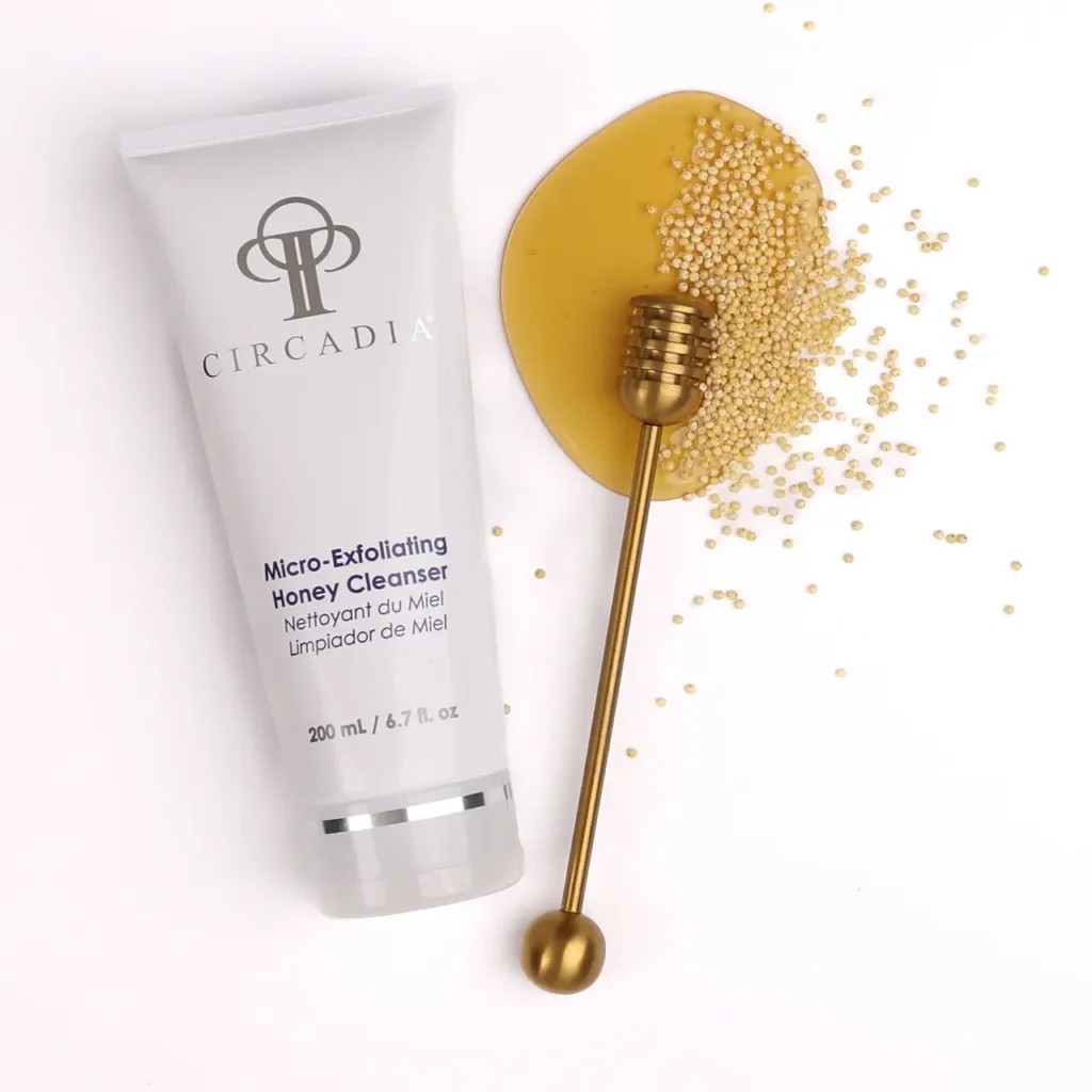 Oczyszczanie skóry z Circadia - Micro-Exfoliating Honey Cleanser