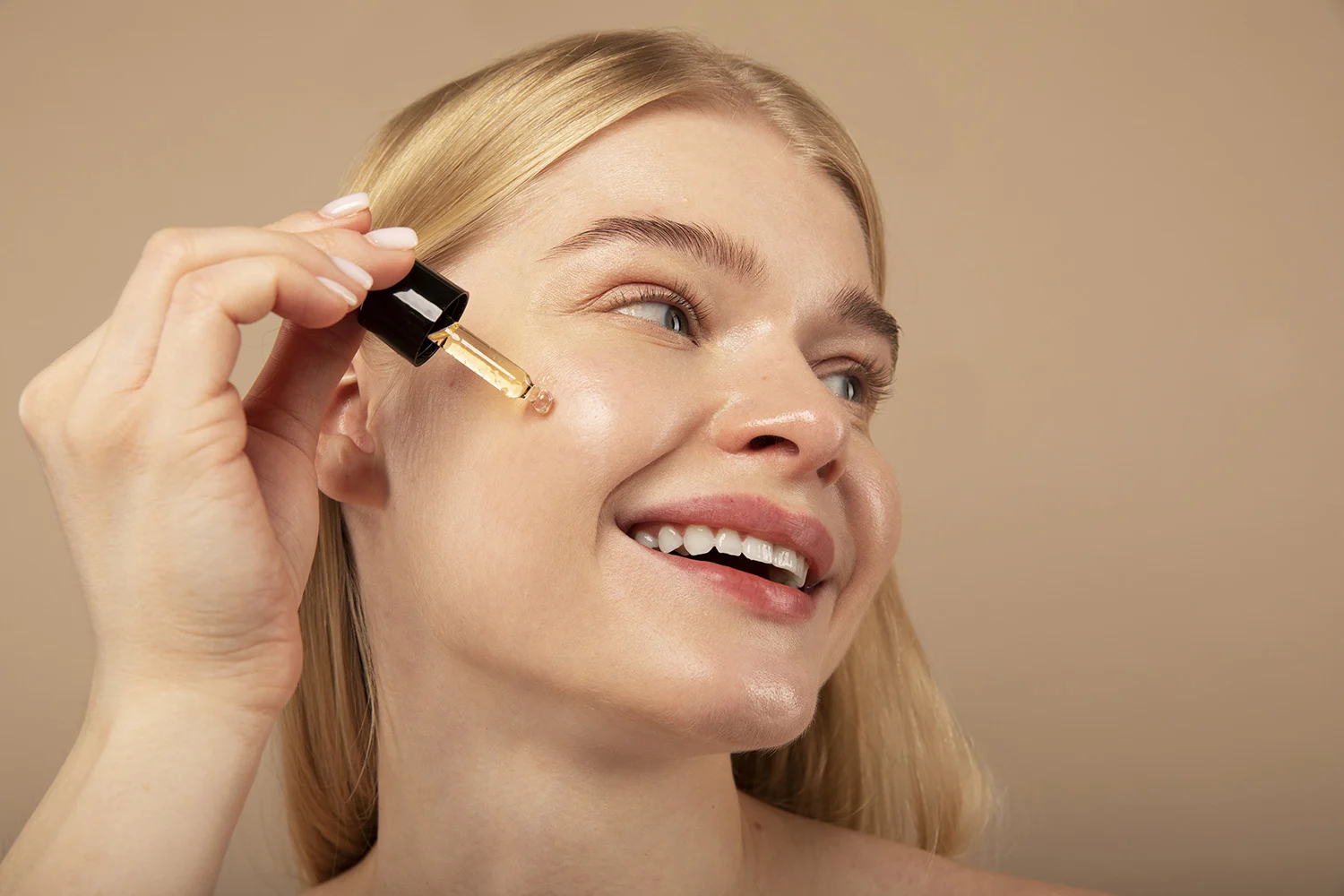 Pielęgnacja anti-aging skóry — najważniejsze informacje oraz serum Circadia